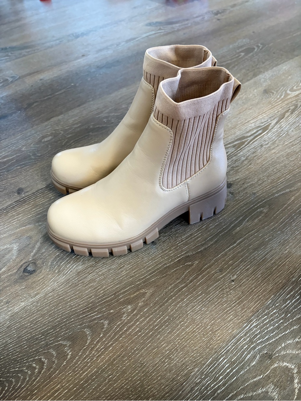 Hey Girl Corkys tan chunky sock boots size 9 in excellent condition preppy